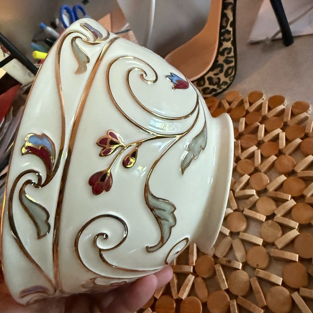 LENOX. Enamel floral print Gilded garden bowl by: Lenox. Like new - Picture 8 of 8